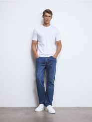 T-shirt regular z lyocellem - biały. Białe t-shirty męskie Reserved, l, bez wzorów, z bawełny, bez kołnierzyka. Za 99.99 zł.