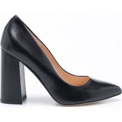 Solo Femme - Czółenka. Czarne czółenka damskie Solo Femme, bez wzorów, z materiału, bez obcasa, na obcasie. W wyprzedaży za 219.90 zł.