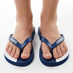 Męskie Klapki Basenowe Antypoślizgowe PVC Niebiesko-Białe Model. Białe klapki i japonki męskie Legea, z materiału. Za 52.00 zł.