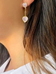 Les Favorites Pozłacane kolczyki-wkrętki z cyrkoniami i masą perłową rozmiar: onesize. Różowe kolczyki damskie Les Favorites, z cyrkonią, pozłacane. Za 195.99 zł.