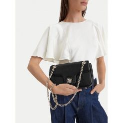 Torebka Nine West. Czarne torebki klasyczne damskie Nine West, bez wzorów, bez dodatków. Za 229.99 zł.