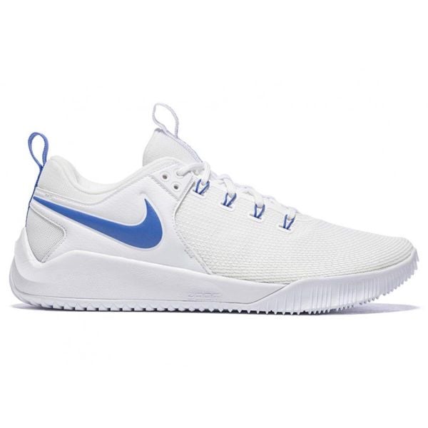 Buty damskie Nike Air Zoom Hyperace 2. Białe obuwie do biegania damskie Nike. W wyprzedaży za 450.10 zł.