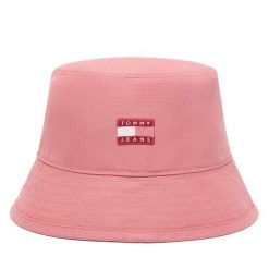 Kapelusz Tommy Jeans. Czerwone kapelusze damskie Tommy Jeans, bez wzorów, z jeansu. Za 179.99 zł.