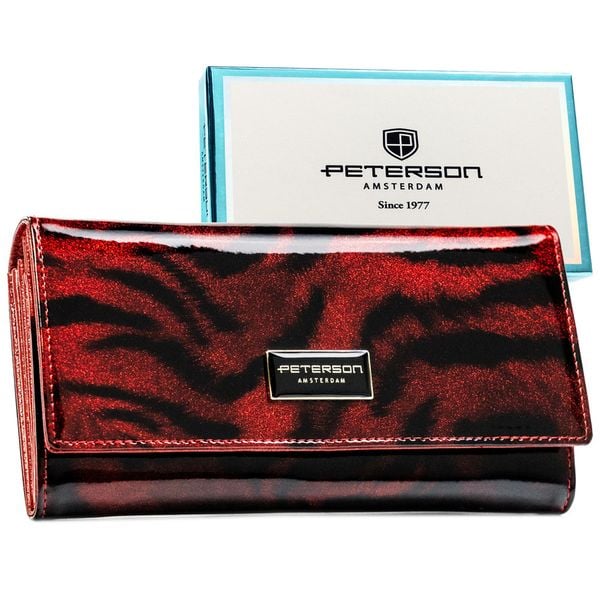 Czerwony, lakierowany portfel damski ze skóry naturalnej i ekologicznej zamykany zatrzaskiem PTN PS122-TDS Peterson. Czerwone portfele damskie Peterson, bez wzorów, z lakierowanej skóry. Za 129.99 zł.