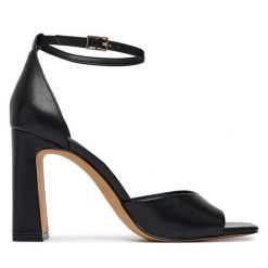 Sandały Aldo. Czarne sandały damskie Aldo, bez wzorów, bez obcasa, na słupku. Za 409.99 zł.