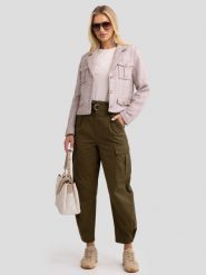 Spodnie damskie cargo z regulacją dołu nogawki khaki Katris 303. Zielone spodnie materiałowe damskie Big Star, bez wzorów, z bawełny, eleganckie. W wyprzedaży za 119.99 zł.