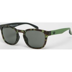 Adidas Originals - Okulary AOR001.140.030. Zielone okulary przeciwsłoneczne męskie adidas Originals, z materiału, prostokątne. W wyprzedaży za 129.90 zł.