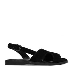 Sandały Lasocki. Czarne sandały damskie Lasocki, bez wzorów, bez obcasa, na płaskiej podeszwie. Za 139.99 zł.