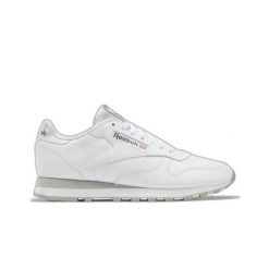 Buty sportowe do chodzenia Reebok CLASSIC LEATHER. Białe buty sportowe na co dzień męskie Reebok, z gumy, bez zapięcia, trekkingowe, reebok classic. Za 359.00 zł.