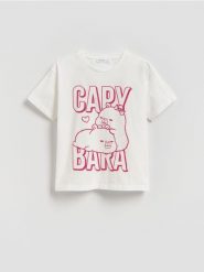 T-shirt Kapibara CapyFun - złamana biel. Koszulki dziewczęce Reserved, bez wzorów, z bawełny, bez ramiączek. Za 45.99 zł.