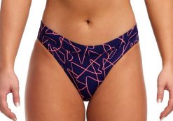 Bikini - dół od bikini Funkita Sports Serial Texter. Czarne bikini damskie FUNKITA, bez wzorów. Za 90.30 zł.
