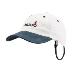 Czapka z daszkiem Musto Evolution Original Crew. Białe czapki męskie Musto, bez wzorów, sportowe. Za 201.00 zł.