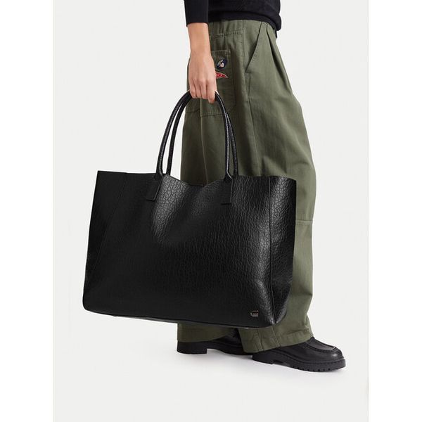 Torebka G-Star. Czarne torebki klasyczne damskie G-Star, bez wzorów, bez dodatków. Za 299.99 zł.