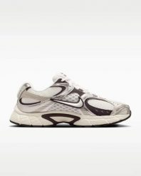 Buty do chodzenia męskie Nike V5 RNR. Brązowe obuwie do biegania damskie Nike. Za 541.00 zł.