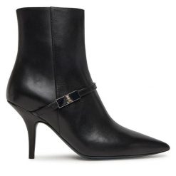 Botki Patrizia Pepe. Czarne botki damskie Patrizia Pepe, bez obcasa, na szpilce, bez zapięcia. Za 959.99 zł.