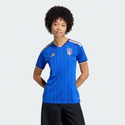 Koszulka podstawowa Włochy 26. Niebieskie bluzki damskie Adidas, bez wzorów, sportowe, bez kołnierzyka, bez ramiączek. Za 439.00 zł.