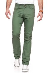 WRANGLER SPODNIE MĘSKIE ARIZONA OLIVINE W12OAN170 112126294. Zielone spodnie materiałowe męskie Wrangler, bez wzorów, z materiału. W wyprzedaży za 89.99 zł.