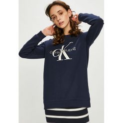 Calvin Klein Jeans - Bluza J20J207830. Czerwone bluzy bez kaptura damskie Calvin Klein Jeans, m, z bawełny. W wyprzedaży za 259.90 zł.