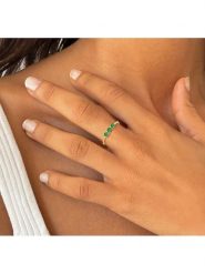 OR Carats Złoty pierścionek z kamieniami szlachetnymi rozmiar: 50. Zielone pierścionki damskie OR Carats, z szmaragdem, złote. Za 652.99 zł.