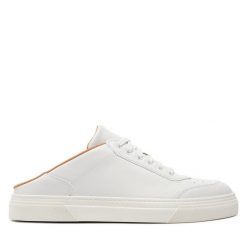 Klapki Max Mara. Białe klapki damskie Max Mara, bez wzorów, bez obcasa. Za 1,899.00 zł.