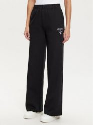Guess Spodnie dresowe V5RB12 KC3D2 Czarny Regular Fit. Czarne spodnie dresowe damskie Guess, xs, z aplikacjami, z dresówki. Za 229.99 zł.