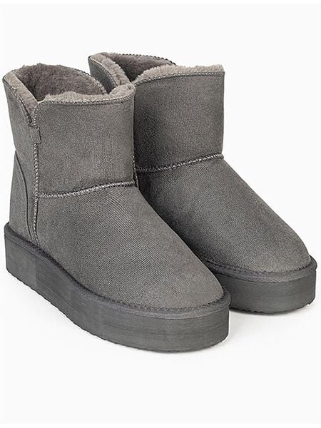 ISLAND BOOT Botki zimowe "Chloe" w kolorze szarym rozmiar: 38. Szare botki damskie Island Boot, na zimę, bez obcasa, bez zapięcia. Za 165.99 zł.
