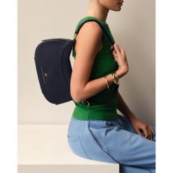 Torebka Beverly Hills Polo Club. Niebieskie torebki klasyczne damskie Beverly Hills Polo Club, bez wzorów, bez dodatków. Za 179.99 zł.