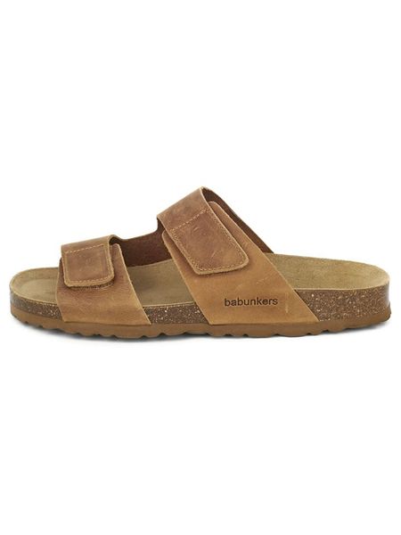 BABUNKERS Family Skórzane klapki w kolorze brązowym rozmiar: 42. Brązowe klapki i japonki męskie BABUNKERS Family. Za 169.67 zł.