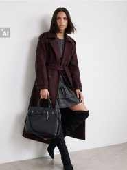 Dwurzędowy płaszcz z paskiem - bordowy. Czerwone płaszcze damskie Sinsay, l, bez wzorów. Za 139.99 zł.