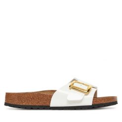 Klapki Birkenstock. Białe klapki damskie Birkenstock, bez wzorów, bez obcasa. Za 399.99 zł.