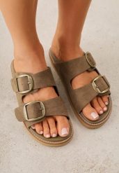 Zielone Klapki VICES Ozdobione Dużymi Klamrami Jenniviane. Brązowe klapki damskie Renee, z aplikacjami, z materiału, bez obcasa, na płaskiej podeszwie. Za 99.99 zł.