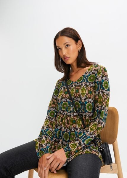 Bluzka shirtowa. Czarne bluzki damskie bonprix, bez wzorów, bez kołnierzyka, bez ramiączek. Za 84.99 zł.