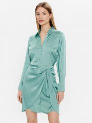 Guess Sukienka koszulowa Alya W2BK83 WF1T2 Zielony Regular Fit. Zielone sukienki damskie Guess, l, z aplikacjami, z syntetyku, bez kołnierzyka, bez ramiączek, koszulowe. Za 529.99 zł.