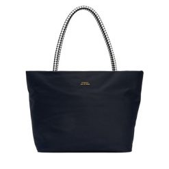Torebka Tommy Hilfiger. Niebieskie torebki klasyczne damskie Tommy Hilfiger, bez wzorów, z nylonu, bez dodatków. Za 569.99 zł.