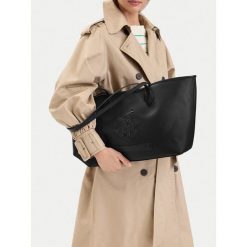 Torebka Beverly Hills Polo Club. Czarne torebki klasyczne damskie Beverly Hills Polo Club, bez wzorów, bez dodatków. Za 229.99 zł.