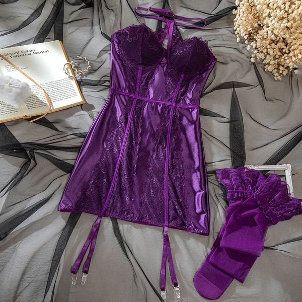 Body gorsetowe bez ramiączek eleganckie podkreślające sylwetkę Hillevi. Białe body damskie Intica, bez wzorów. W wyprzedaży za 149.00 zł.