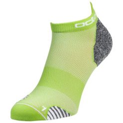 Skarpety do biegania dla dorosłych Odlo Socks short Ceramicool RUN. Zielone skarpetki damskie Odlo, bez wzorów. W wyprzedaży za 59.99 zł.