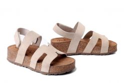 YOKONO WIWI-262 SER CRUDO, sandały damskie. Brązowe sandały damskie Yokono, bez wzorów, z nubiku, bez obcasa, na koturnie. Za 239.90 zł.