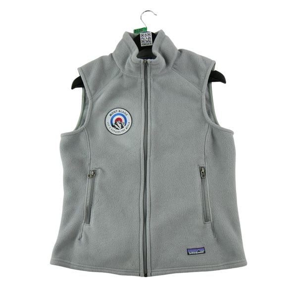 Second life - Kurtka polarowa Synchilla dla kobiet - Stan bardzo dobry. Szare kurtki damskie Patagonia, bez wzorów, z polaru, bez kaptura. Za 190.31 zł.