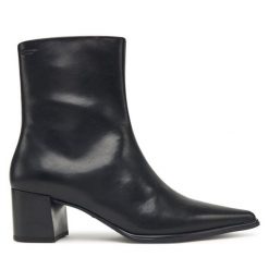 Botki Vagabond Shoemakers. Czarne botki damskie Vagabond Shoemakers, bez obcasa, na słupku, bez zapięcia. Za 609.99 zł.