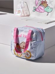 Torba termiczna Pusheen - niebieski. Niebieskie torebki klasyczne damskie Sinsay, bez wzorów, bez dodatków. Za 22.99 zł.