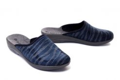 INBLU 5D-22 004 granatowy, kapcie/klapki damskie. Niebieskie klapki damskie Inblu, bez wzorów, bez obcasa. Za 54.99 zł.