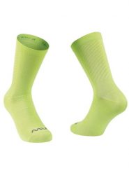 Skarpety rowerowe NORTHWAVE Switch Sock. Żółte skarpetki damskie Northwave, w ażurowe wzory, z dzianiny. Za 39.00 zł.