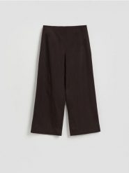 Spodnie z szeroką nogawką - ciemnobrązowy. Brązowe spodnie materiałowe damskie Reserved, bez wzorów, z lyocellu. Za 199.99 zł.
