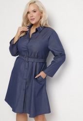 Granatowa Rozkloszowana Sukienka z Bawełną Koszulowa z Paskiem i Kieszeniami Lilsemi. Niebieskie sukienki damskie Born2be, plus size, bez wzorów, z bawełny, bez kołnierzyka, plus size, bez ramiączek, midi, koszulowe. Za 54.99 zł.