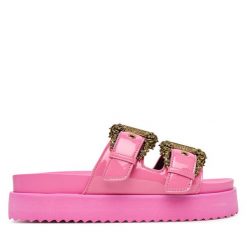 Klapki Versace Jeans Couture. Czerwone klapki damskie Versace Jeans Couture, bez wzorów, z jeansu, bez obcasa. Za 839.99 zł.