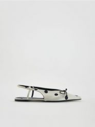Baleriny w groszki - biały. Białe baleriny damskie Reserved, bez wzorów, bez obcasa. Za 139.99 zł.
