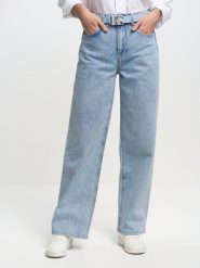 Jeansy damskie wide jasnoniebieskie Meghan 115. Niebieskie jeansy damskie Big Star, z podwyższonym stanem. W wyprzedaży za 249.99 zł.