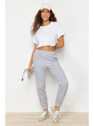 Trendyol Spodnie dresowe w kolorze szarym rozmiar: XS. Szare spodnie dresowe damskie Trendyol, xs, bez wzorów, z bawełny. Za 48.73 zł.