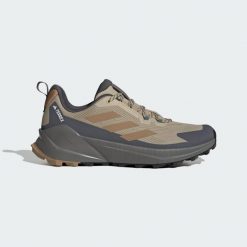 Trailmaker 2. Brązowe obuwie trekkingowe damskie Adidas. Za 439.00 zł.